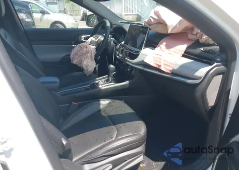 2024 Jeep Compass Latitude Lux Fwd z USA, uszkodzony, nr VIN 3C4NJDFN8RT142657